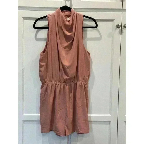 Entro Romper Womens Sz L Dusty Pink Sleeveless Elastic Waist Lined Shorts - Picture 2 of 4